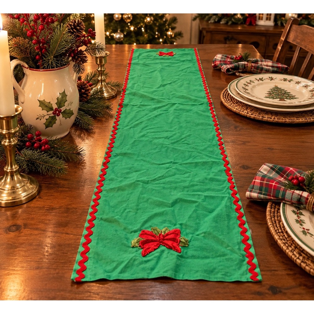 Vintage Christmas Table Runner Green Red Ric Rac Bow Embroidery 40x12 1970s